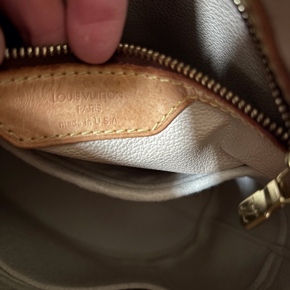 Louis Vuitton Bucket Handbag with Monogram Canvas and Leather Trim - Picture 12 of 14